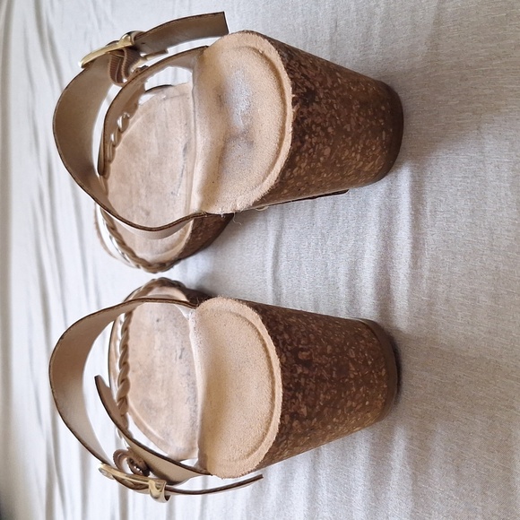 Gold wedge sandals - Picture 4 of 5